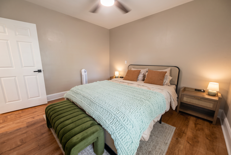 Airbnb-DownstairsBed1