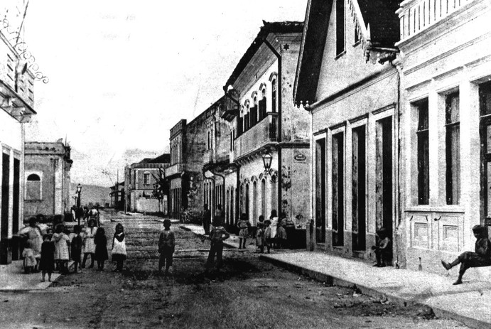 Babitonga ao longo das décadas