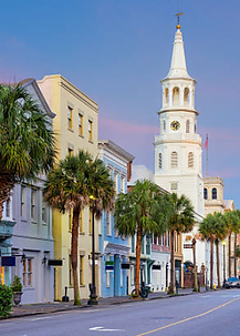 famous colorful Rainbow Row and Saint Michael's Anglican Church for photo moments