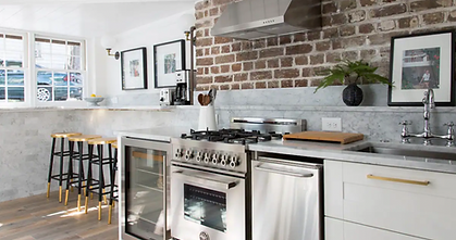 Adorable kitchen setup at Casa Zoe Courtyard Cottage in Charleston, ready for guests