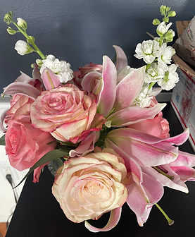 Custom floral arrangement for a private Charleston vacation dinner experience