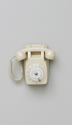 Retrotelefon som symboliserar kundkontakt