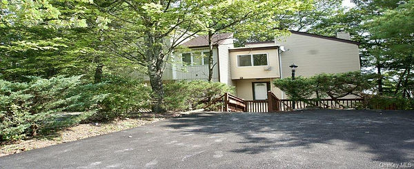 11 Lakeview Court