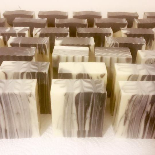 備長炭甜杏仁潔淨保濕皂 Handmade soap