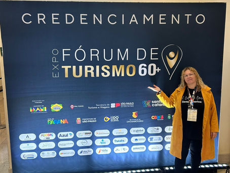 Guia de Turismo A Catarina Cris na participação no Fórum de Turismo 60+ em São Paulo com a Sectur SC
