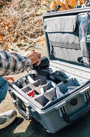 Vidafun V22 滾輪防水氣密抗撞收納箱 V22DGB 結合上蓋收納袋與內膽隔板,收納筆電與單眼相機