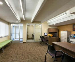 Glendale Rise apartment meeting room business center