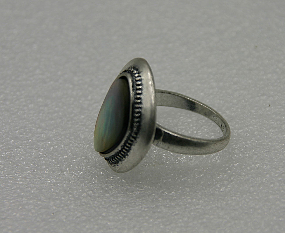 Thumbnail: Losange Seashell Ring