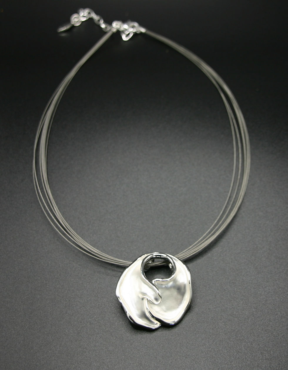 Thumbnail: Flower Petal Ketting