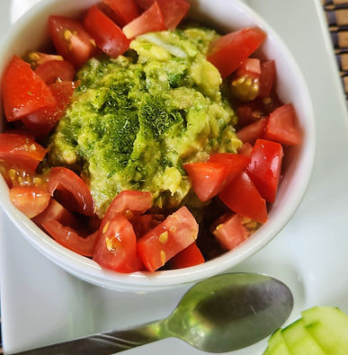 Cooling Summer Guacamole with Tomatoes