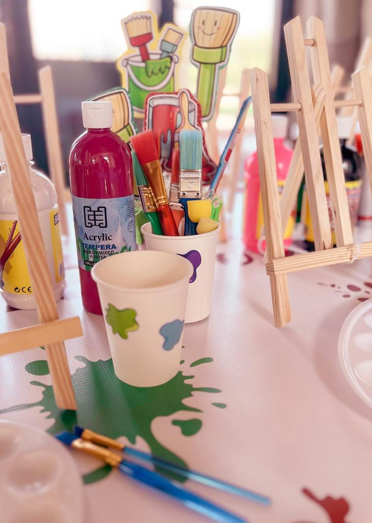 Divas Art Studio painting