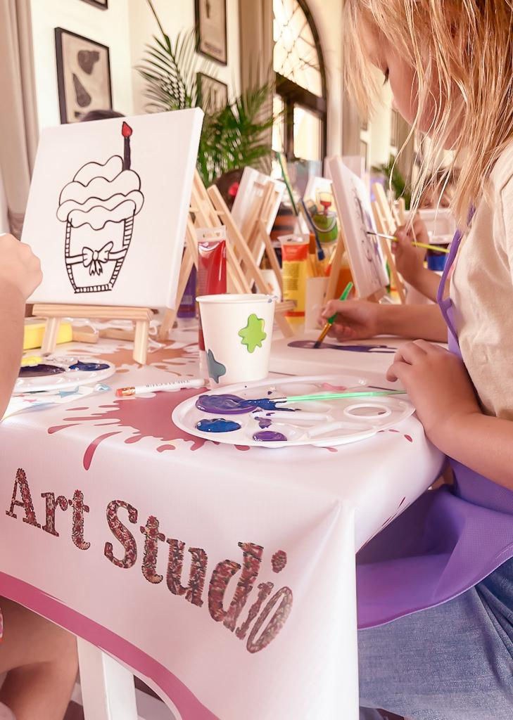 Divas Art Studio Canvas