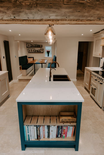 kitchen island.jpeg