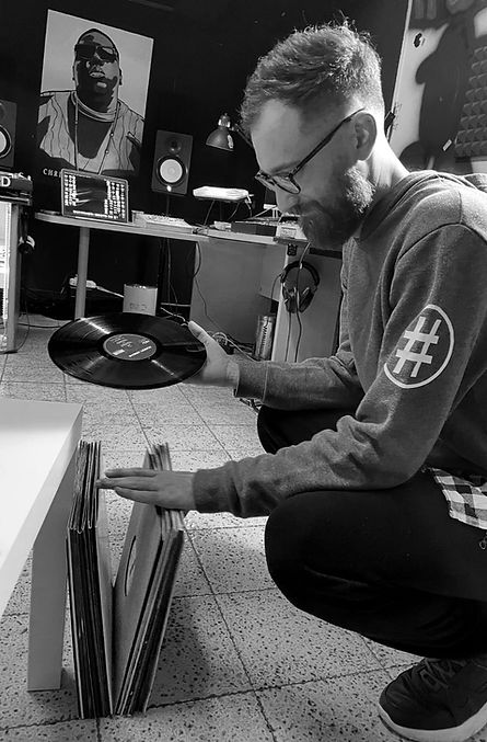 Roll04 Dj Producer disc jockey