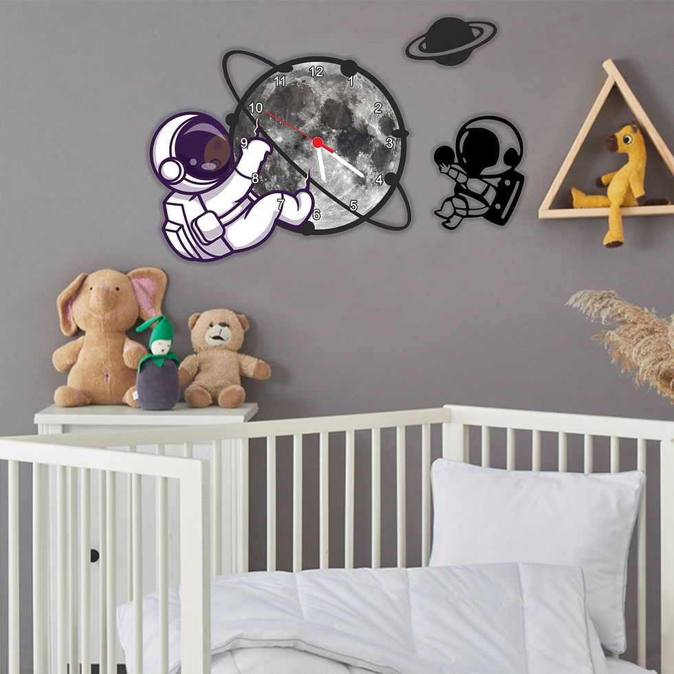 Astronot ve Ay Temalı Dekoratif Çocuk Odası Duvar Saati