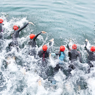 How to deal with crowds in open water swimming