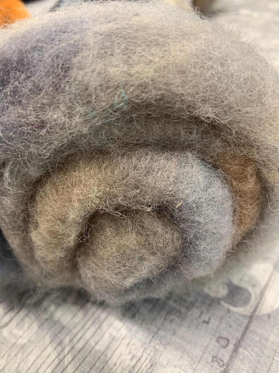 Hand dyed Finnsheep batt 052