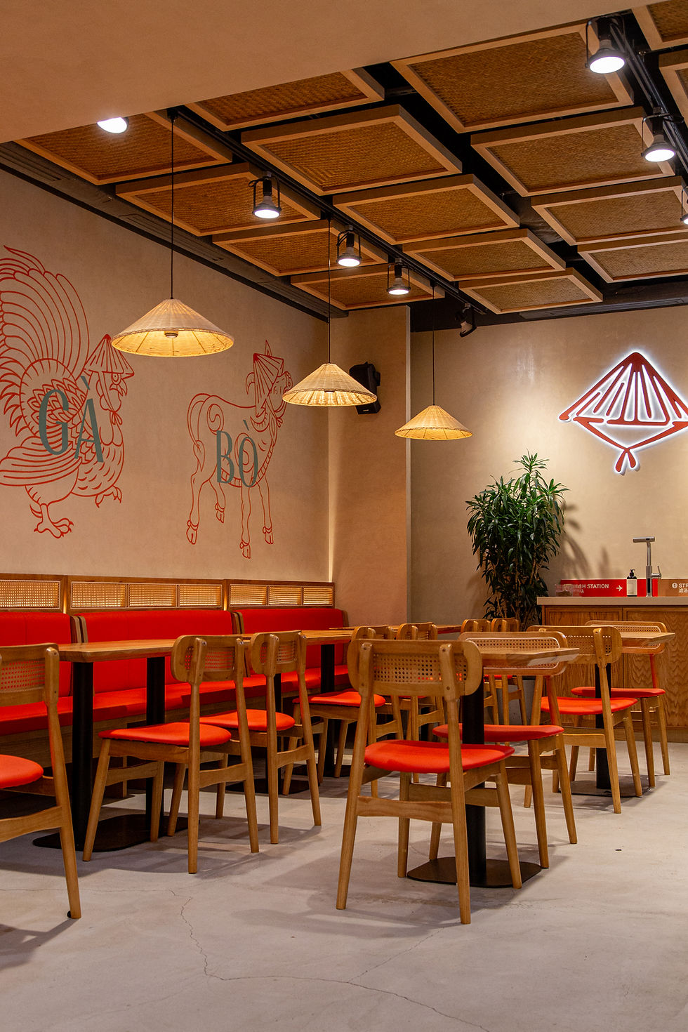 pho-near-me-restaurant-flushing-queens-dining-area.jpg