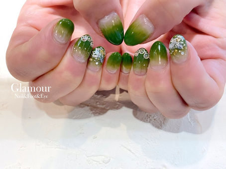 【高松市ネイル&マツエクサロン】グリーングラデ×育毛トリートメントカール