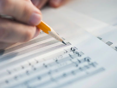 Composing on Narrow Keys - New Possibilities