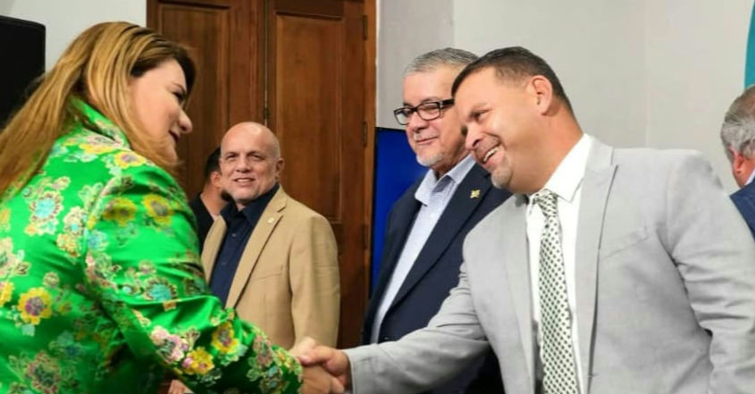 El alcalde Eric Bachier Román participa en reunión con la gobernadora sobre el impuesto al inventario