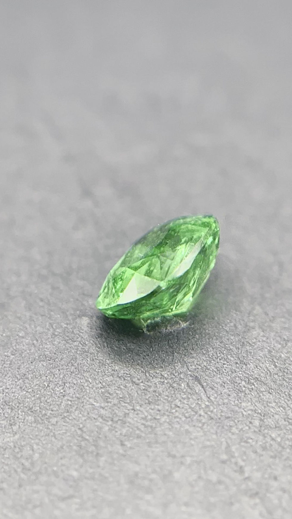 Thumbnail: 2.35 CT. VIVID GREEN CUSHION CUT TSAVORITE UNHEATED