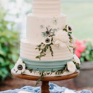 White and blue cake, Artisan bake shop
