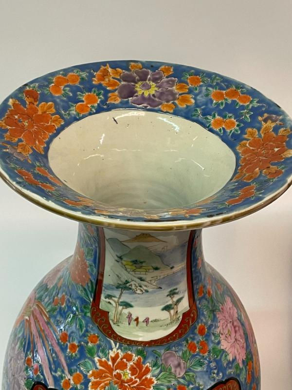 Thumbnail: Paire de vase XIX Meiji "La préparation du Samouraï "