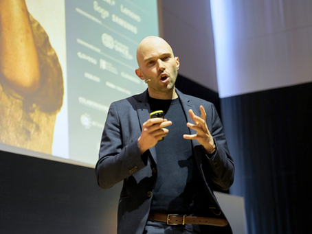 De Prometeo a ChatGPT: la historia del miedo a la tecnología que se repite desde la Grecia clásica