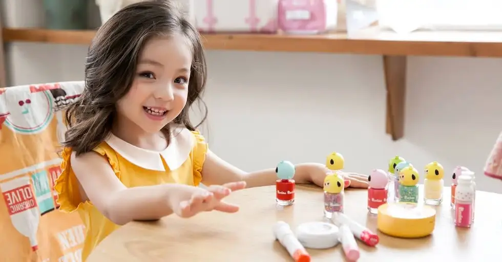 makeup-safe-for-kids-1647546763234