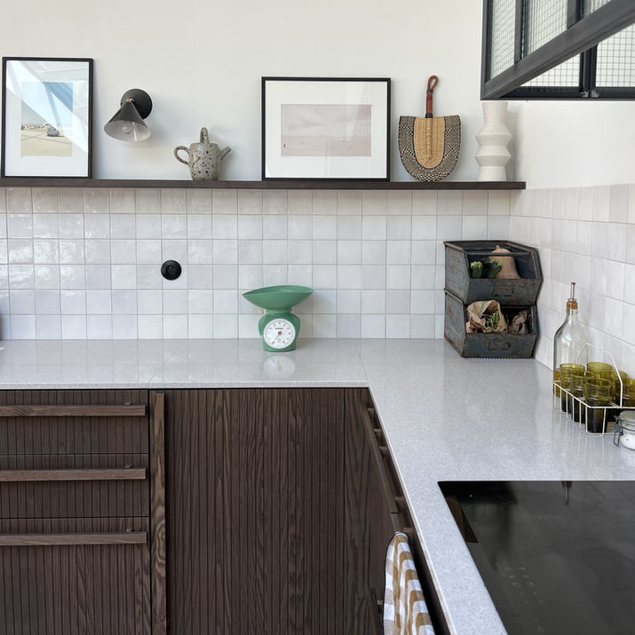 Rénovation maison Nantes extension décoration décorer décoratrice d'intérieur agencer designer d'intérieur meuble sur mesure rangement sur mesure bibliothèque sur mesure cuisine