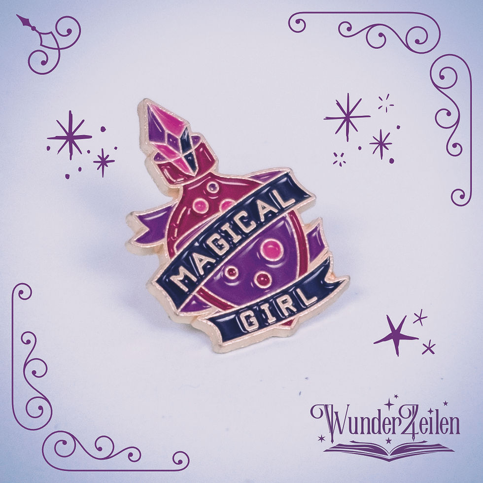 Zaubertrank Pin Emaille Magical Girl Schriftzug Violett Rot Gold