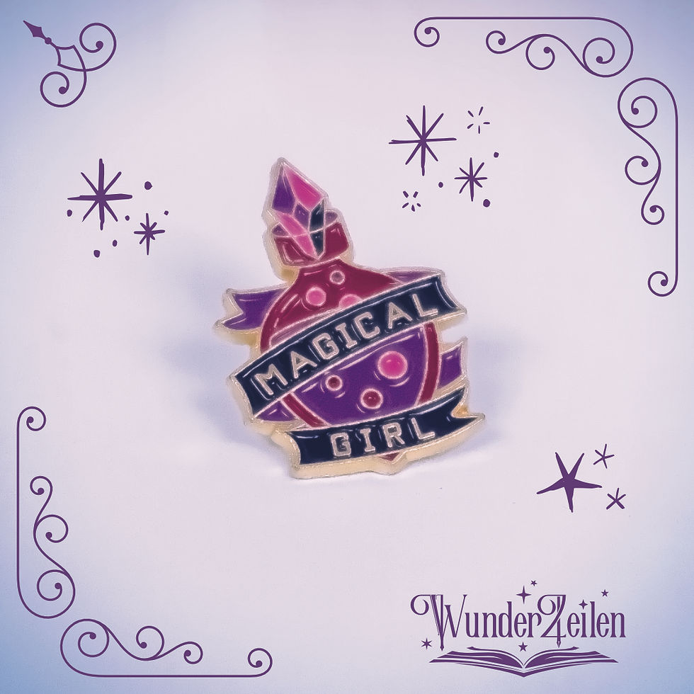 Zaubertrank Pin Emaille Magical Girl Schriftzug Violett Rot Gold