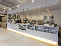 UNI COFFEE ROASTERY 横浜日本大通り