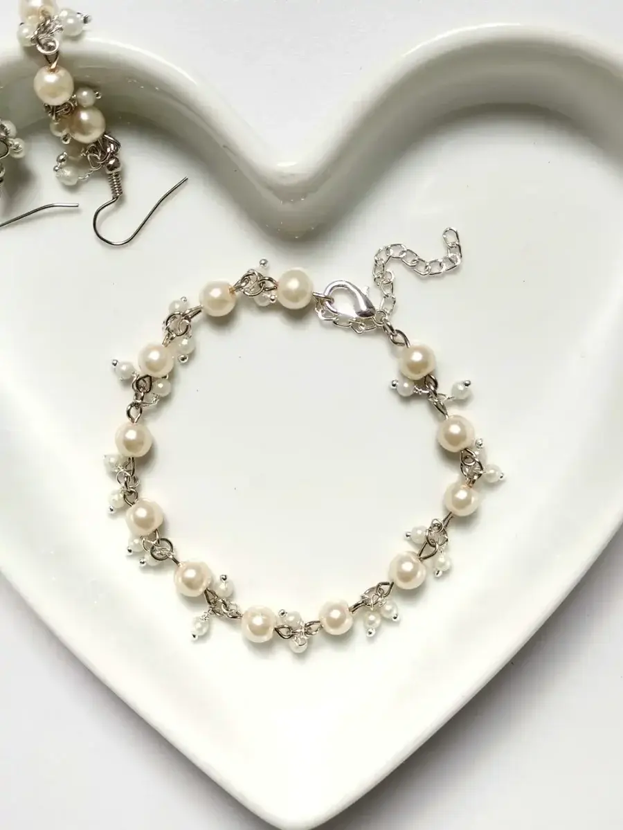 Thumbnail: Pearl Clutter Bracelet