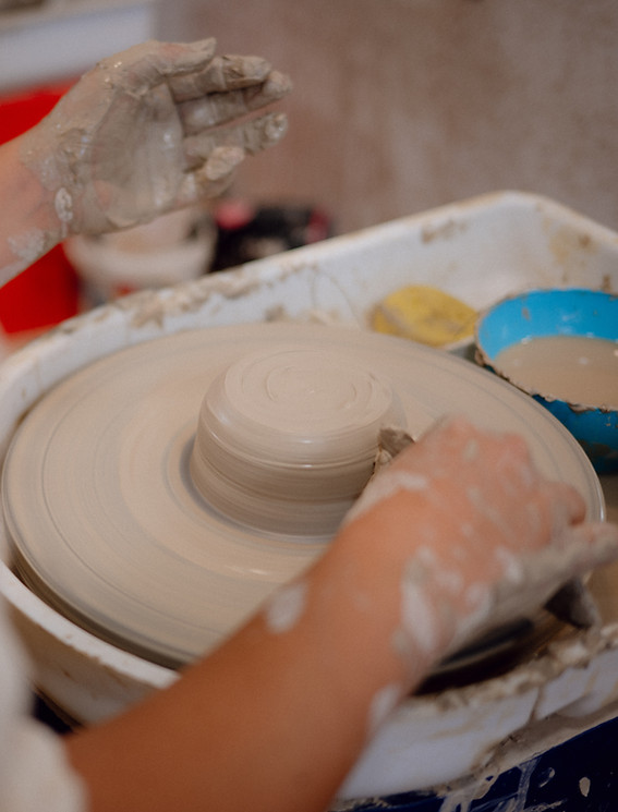 Workshops de Cerâmica | Aulas de Cerâmica | Braga | Ateliê Cobalto | Roda de Oleiro | Olaria | Barro | Atelier de Cerâmica | Workshop Temático