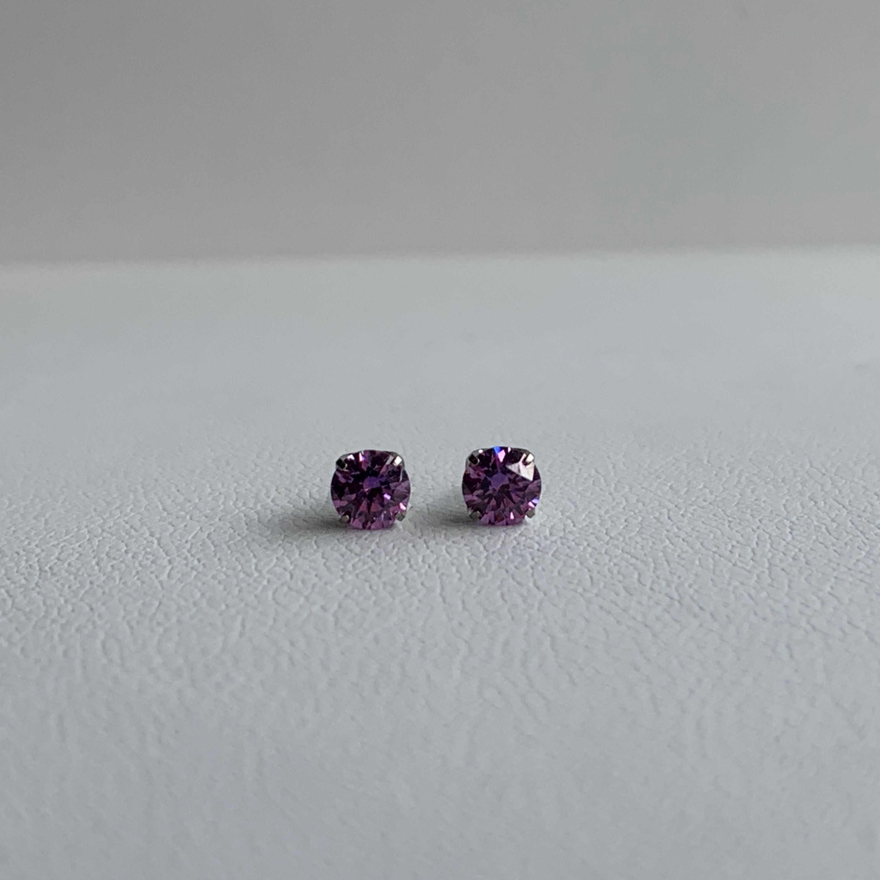 Neometal Fancy Purple Titanium Prong