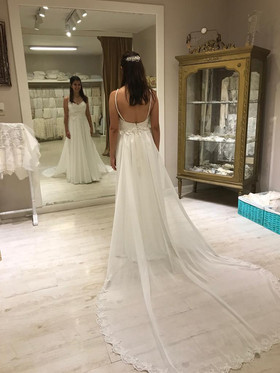 Pruebas | Novias Showroom | Son Santas - Ready to Wear