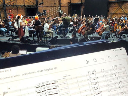 O Que Acontece Quando um Artista Popular Encontra uma Orquestra?