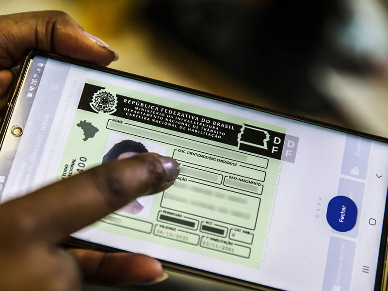 Mais de 18,2 mil motoristas do Rio Grande do Sul já tiveram CNH renovada automaticamente, com economia de R$ 13,6 milhões