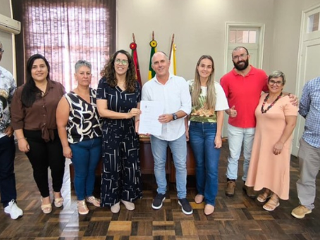 Executivo Municipal de Arroio Grande recebe deputados que destinam recursos ao município