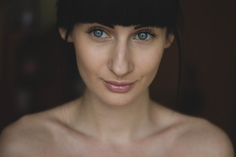 how to become a charming person