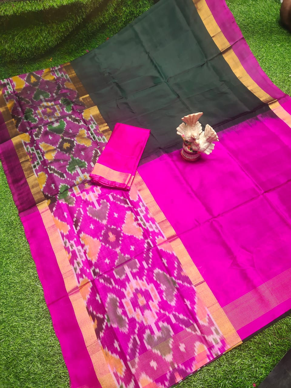 Pochampally Ikkat Pattu Saree With Big Border In Uppada Sarees By ROYSHUB