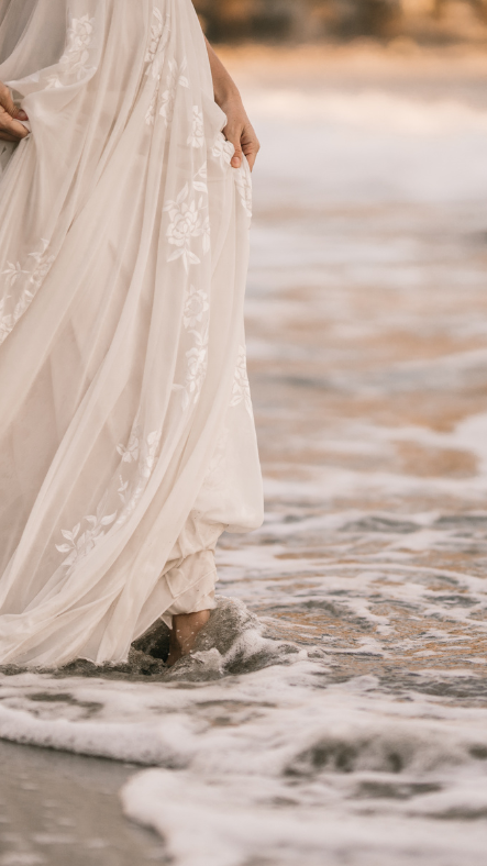 Untitled designWHITEDRESSONSHORE.png