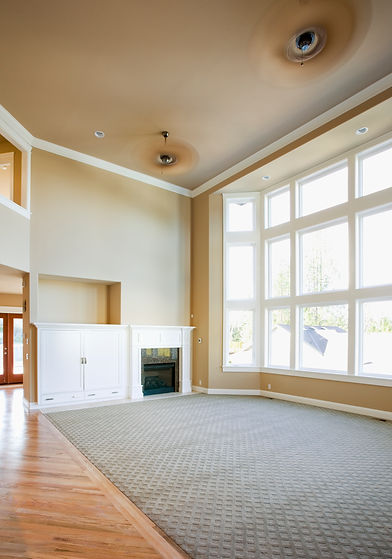 empty-living-room-with-tall-windows-2025-04-04-13-38-41-utc.jpg