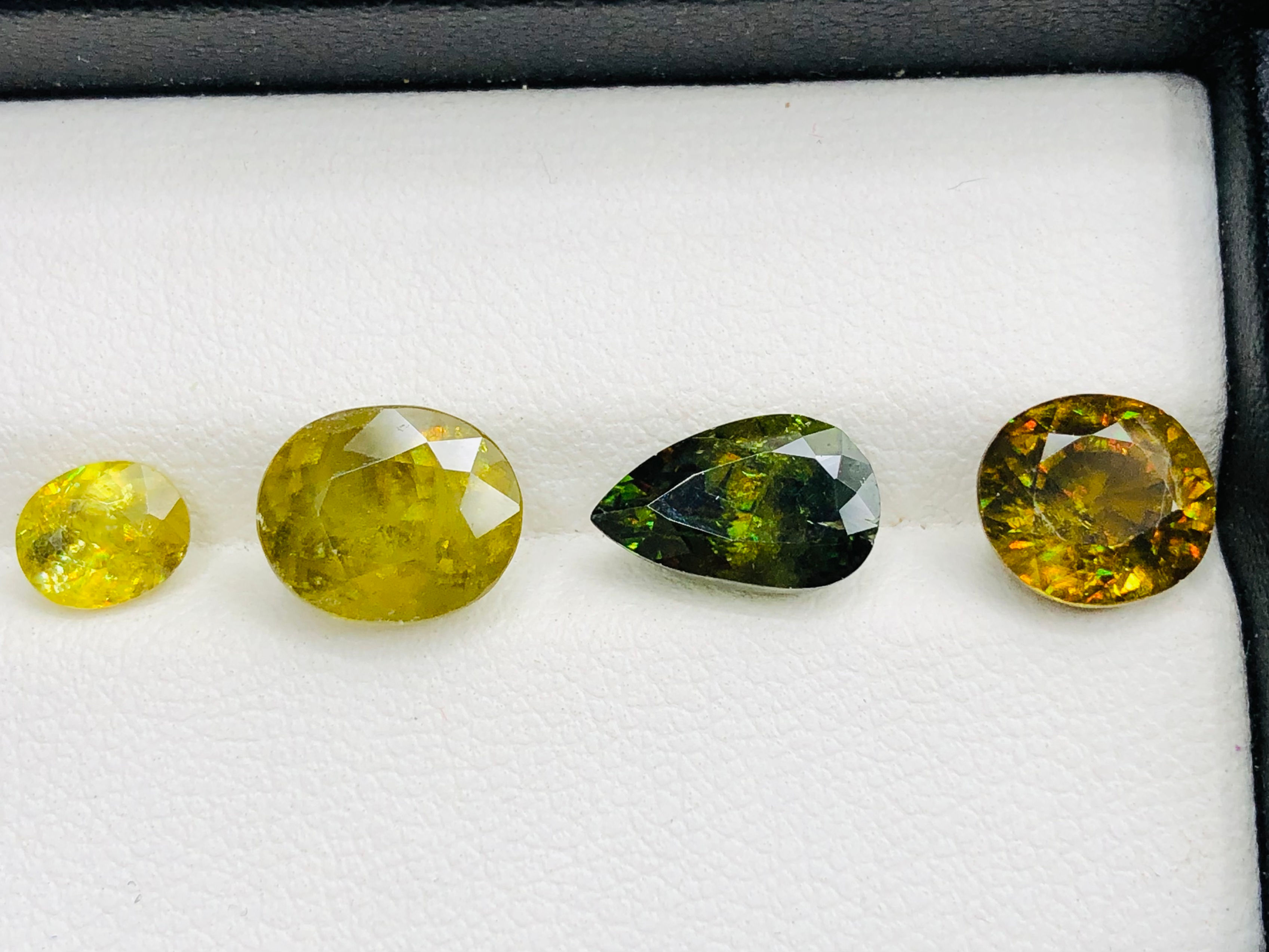 9.04 Crt Natural Chrome Sphene Lot Faceted Gemstone