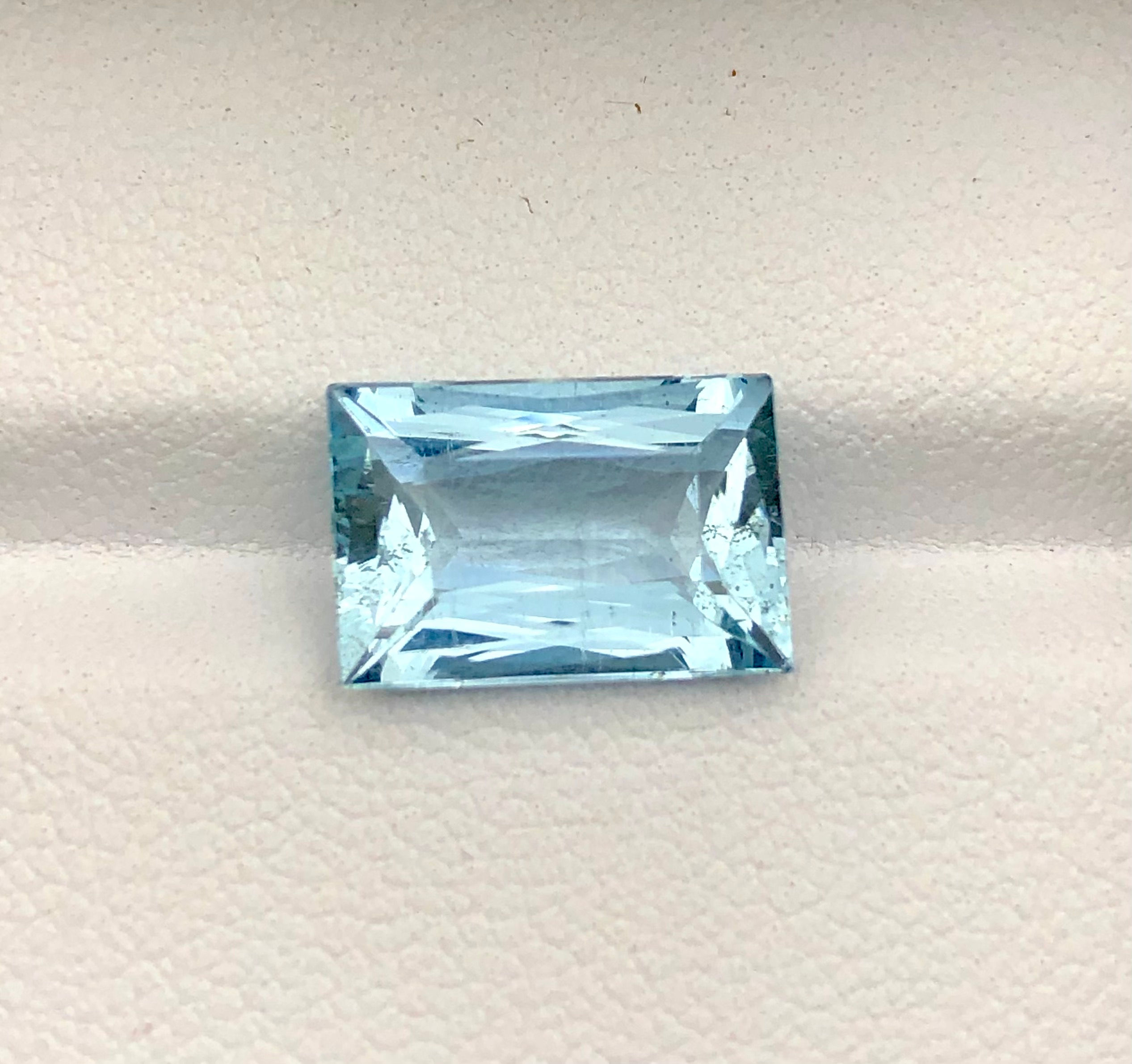 3.55 Carat Natural Aquamarine Top Quality Faceted Gemstone