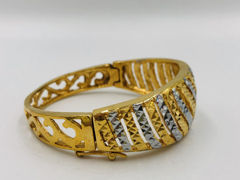 Thumbnail: Gold Plated Bangals Nepali Bollywood Style