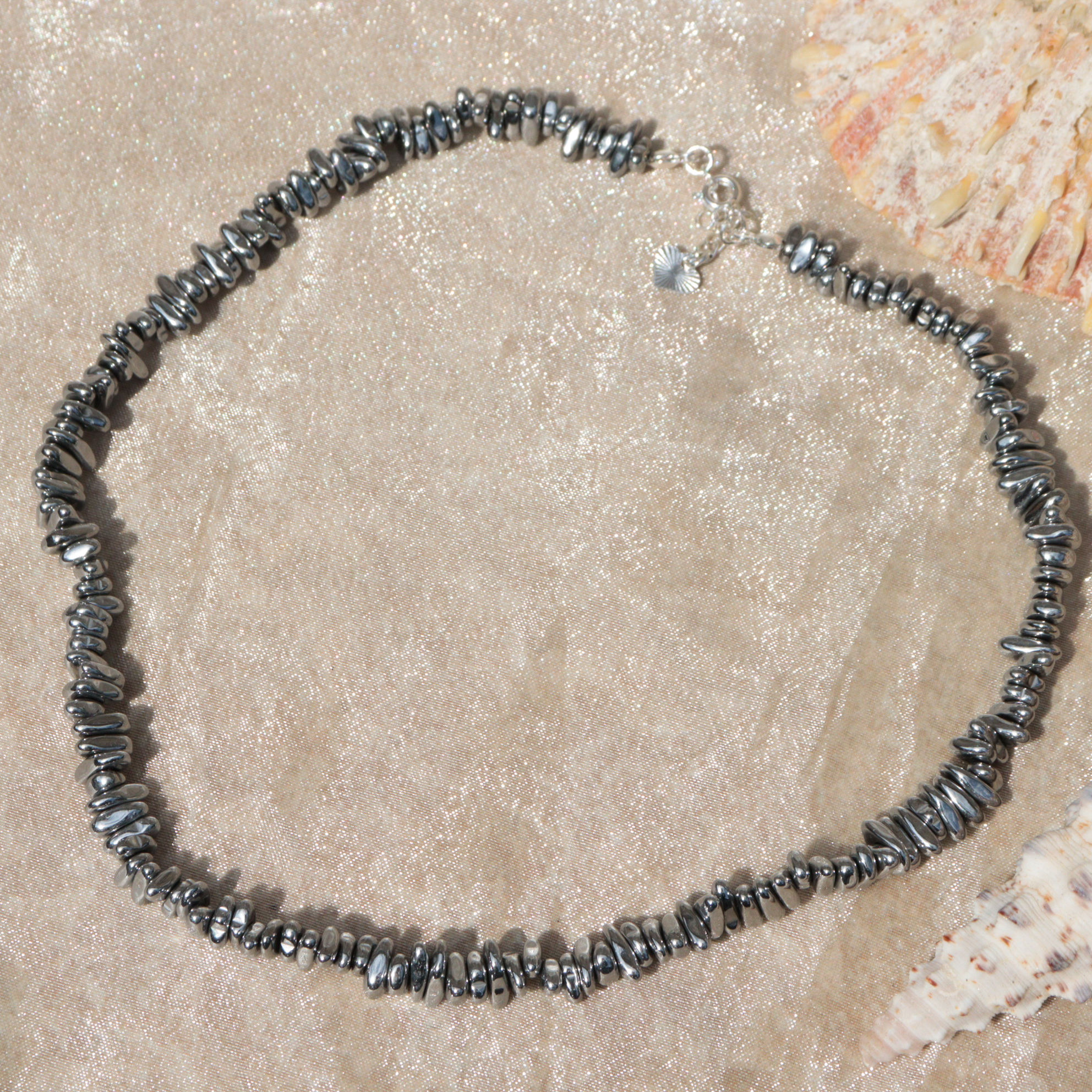 COLAR HEMATITA AURA LUNAR