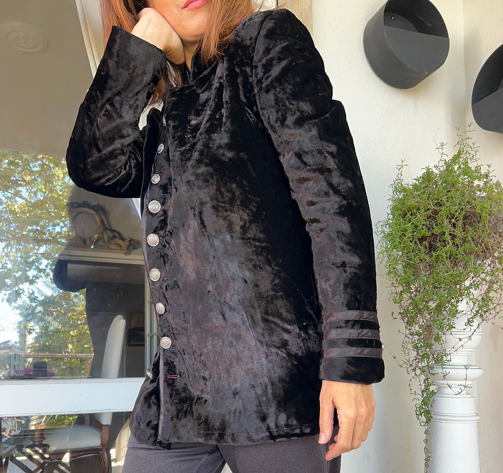 Thumbnail: Giacca militare chic velluto nero